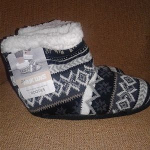 Muk Luk black & white booties, 8-10